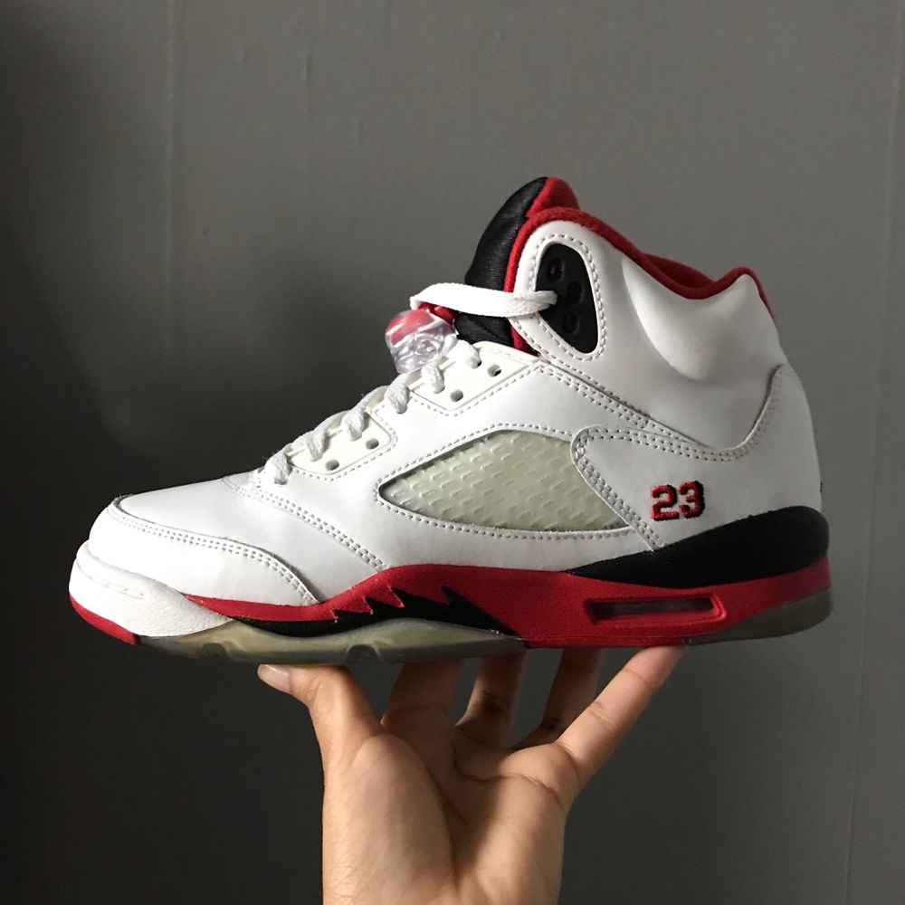 Jordan 5 Retro “Fire Red”